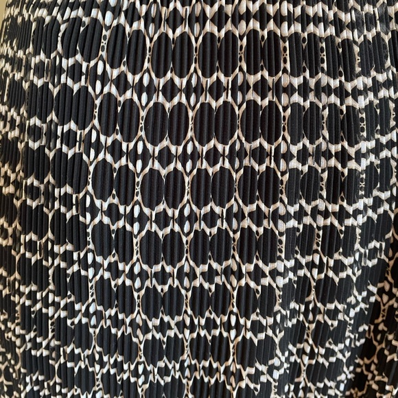 Lord & Taylor pleated black & brown print business casual lined skirt size 2 - Picture 5 of 11